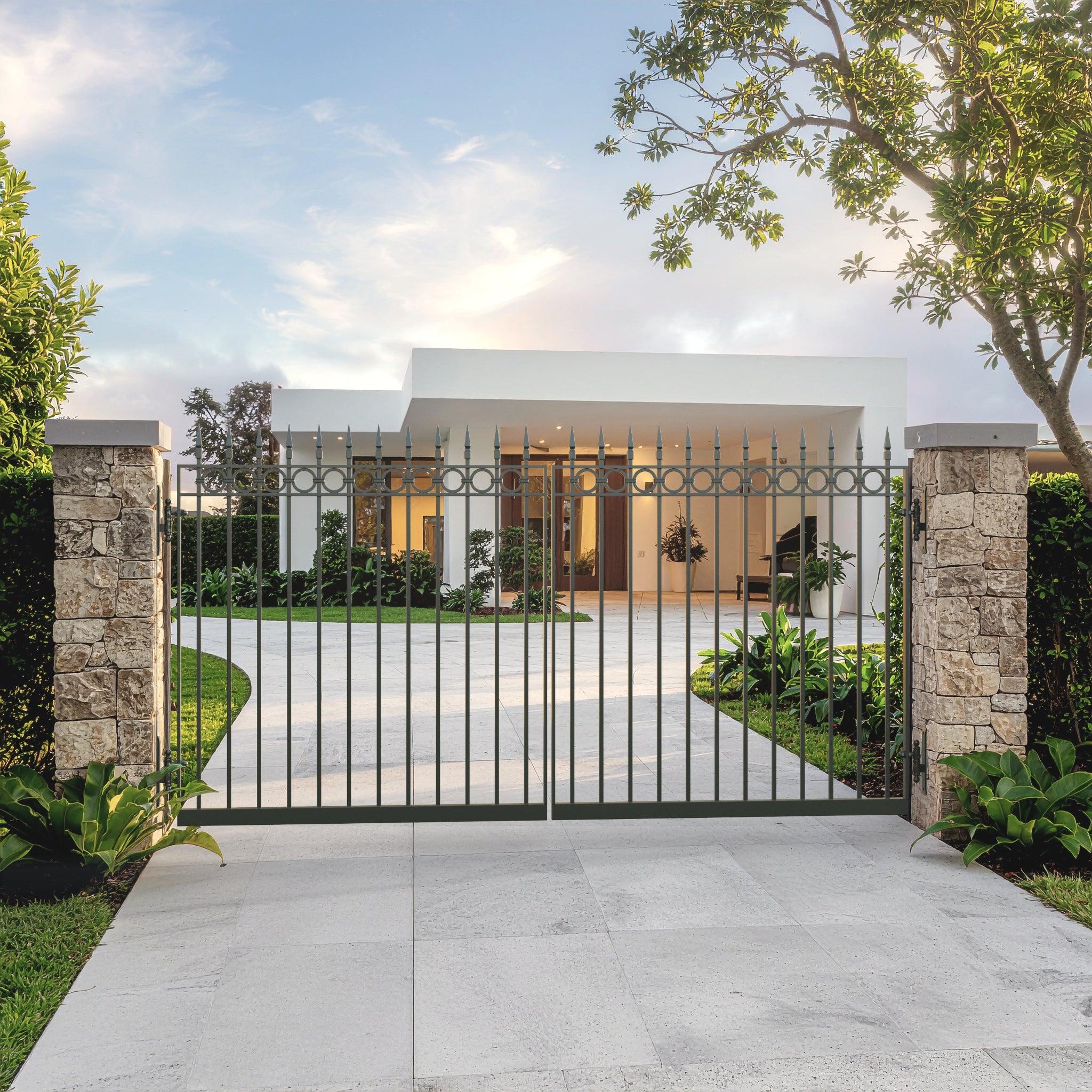 Apollo Driveway Gate